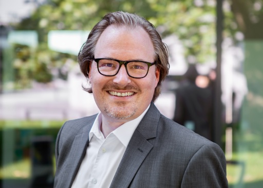 Prof. Dr.-Ing. Alexander Stuckenholz – Portraitfoto